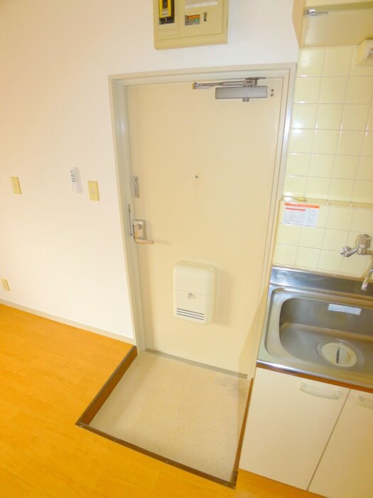 物件内観写真16　(玄関)