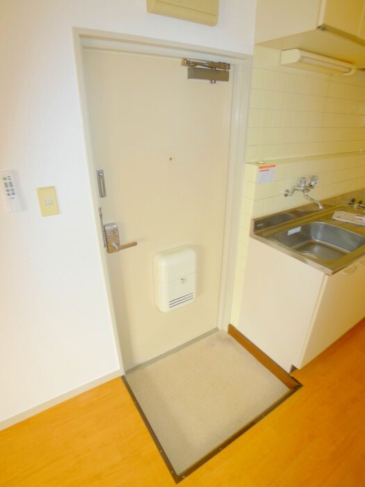 物件内観写真18　(玄関)