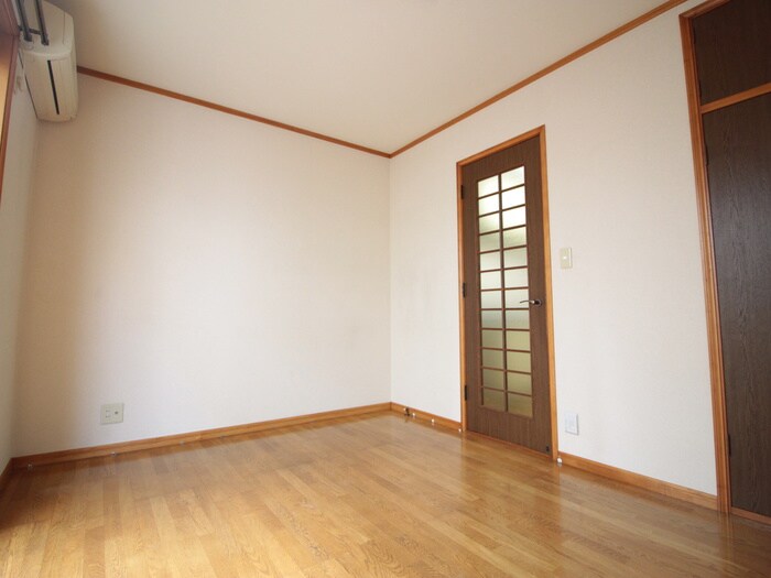 物件内観写真10　(居室)