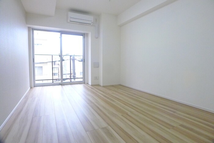 物件内観写真9　(室内からの展望)