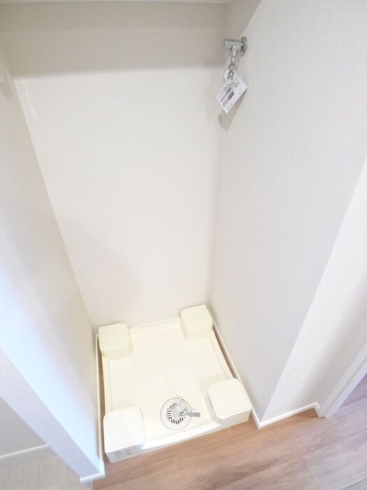 物件内観写真10　(洗濯機置場)