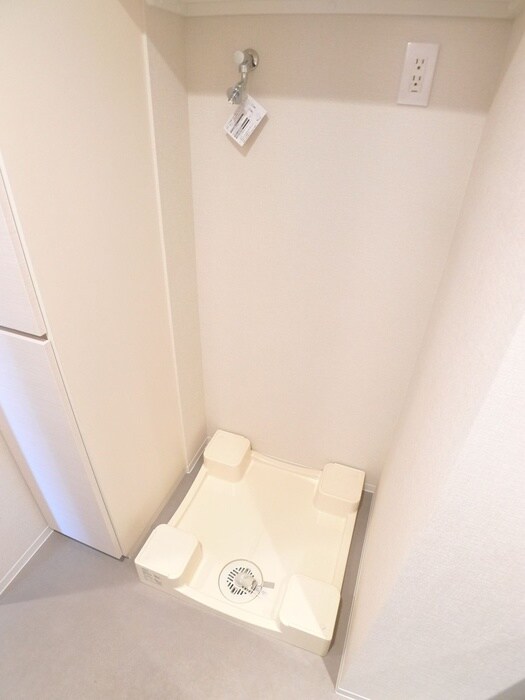 物件内観写真13　(洗濯機置場)