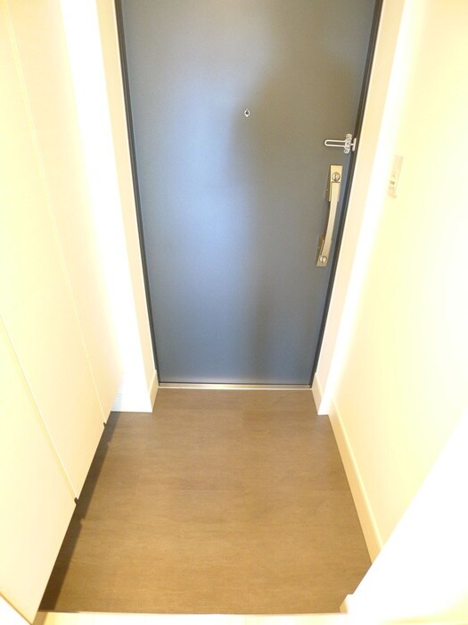 物件内観写真16　(玄関)