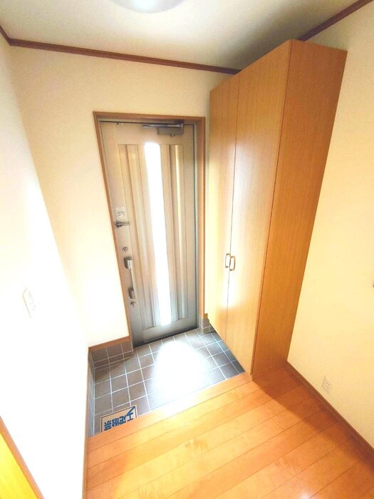 物件内観写真14　(玄関)