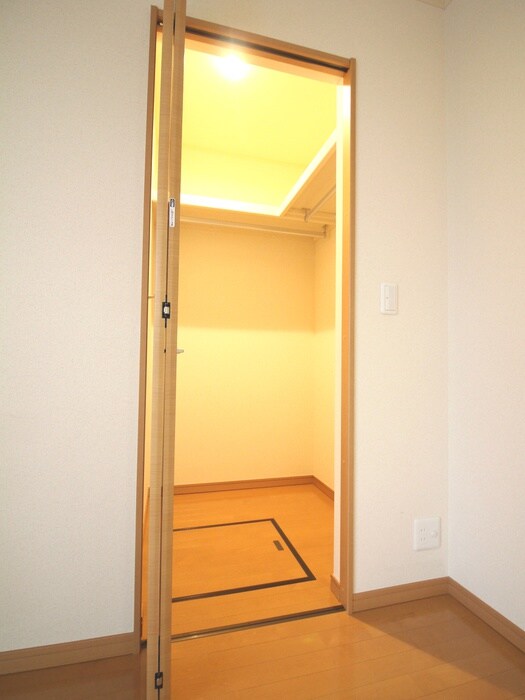 物件内観写真13　(収納)