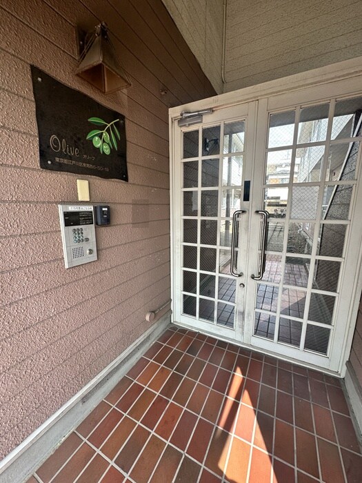 物件外観写真3　(エントランス部分)