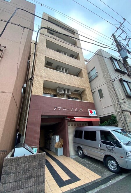 アヴニ－ル山手外観写真