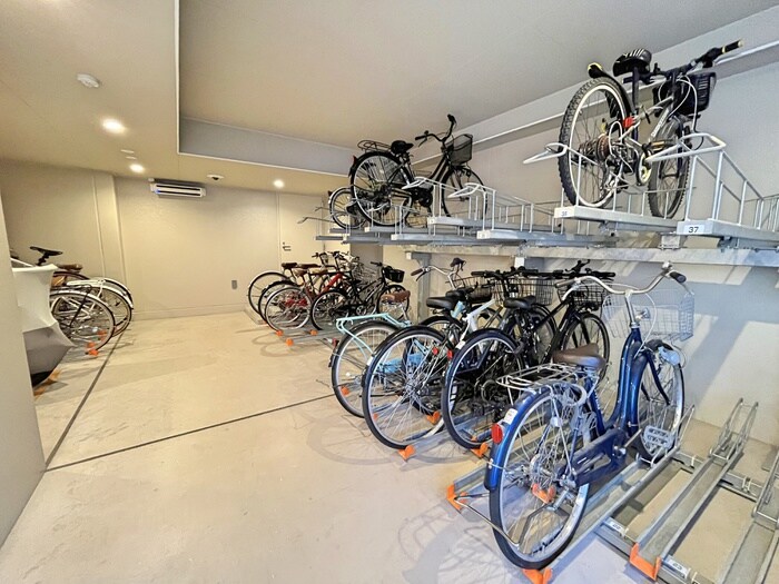 物件外観写真4　(エントランス部分)