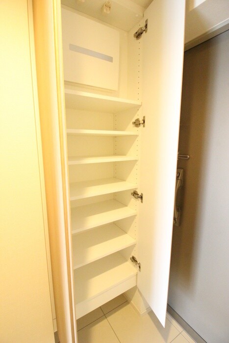 物件内観写真15　(靴箱)