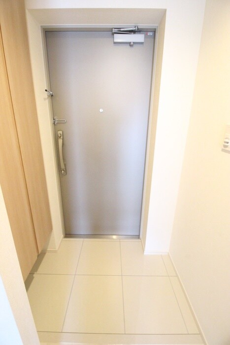 物件内観写真16　(玄関)