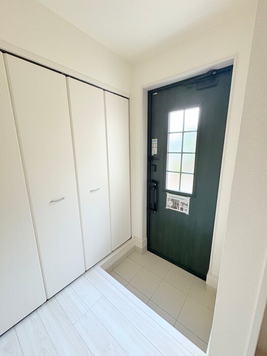 物件内観写真21　(玄関)