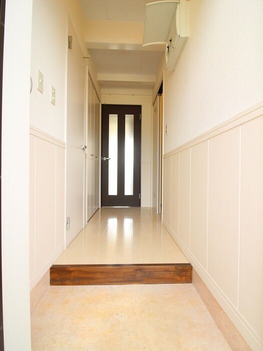 物件内観写真12　(玄関)