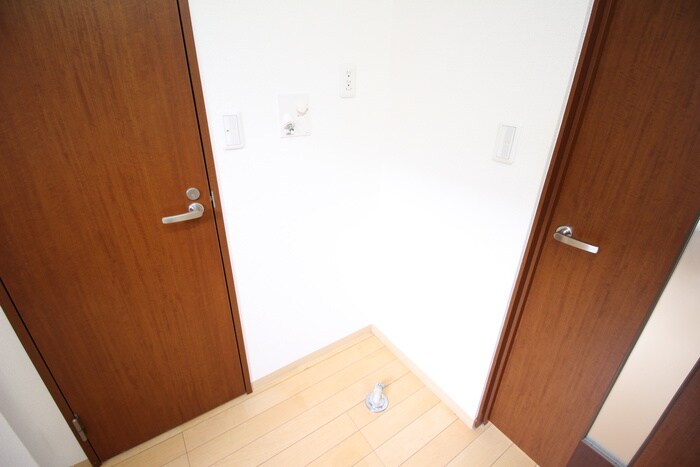 物件内観写真13　(洗濯機置場)