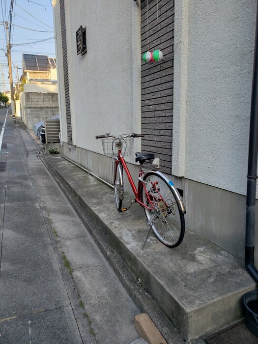 物件外観写真4　(駐輪場)