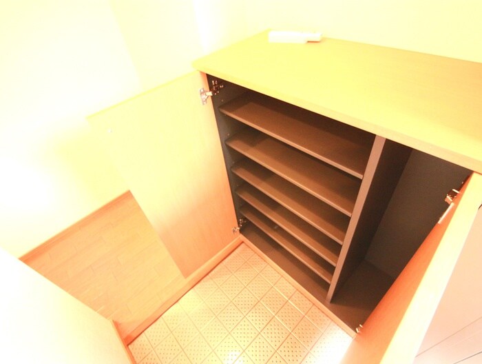 物件内観写真12　(靴箱)