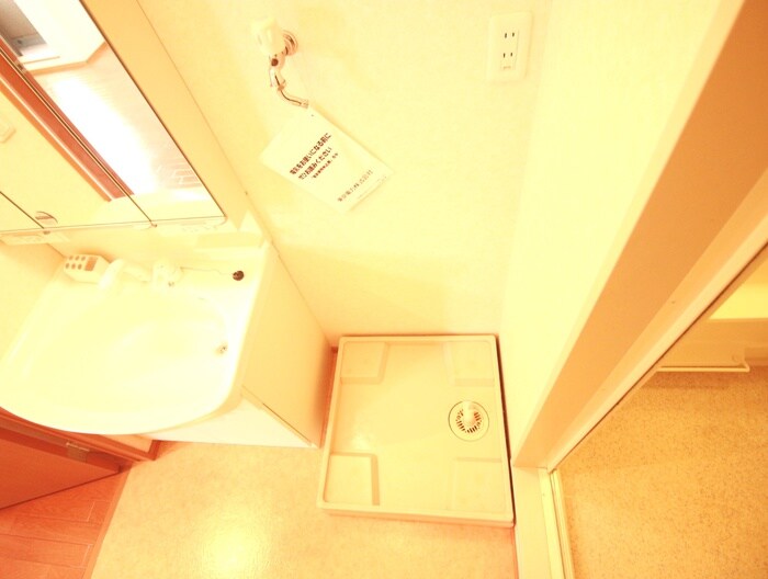 物件内観写真16　(洗濯機置場)