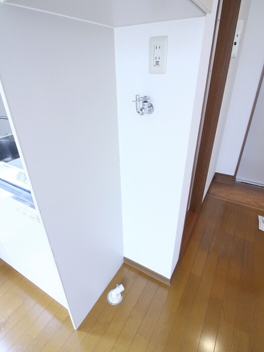 物件内観写真9　(洗濯機置場)