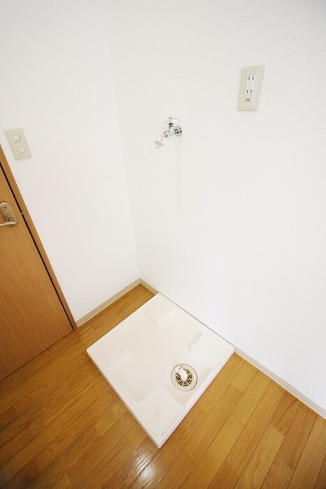 物件内観写真13　(洗濯機置場)