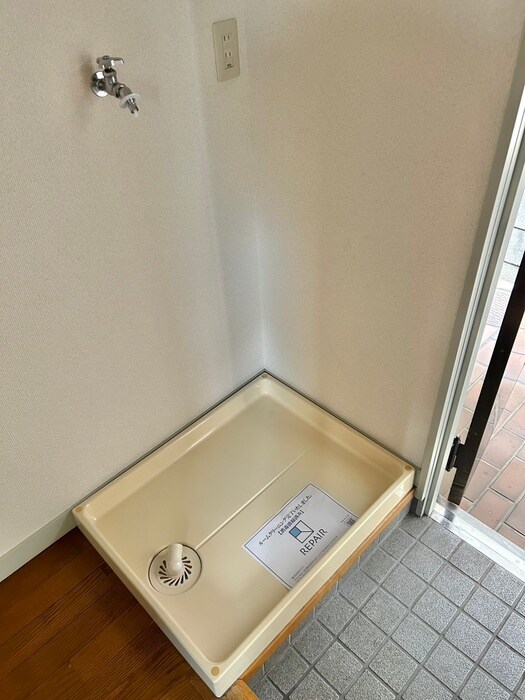 物件内観写真11　(洗濯機置場)