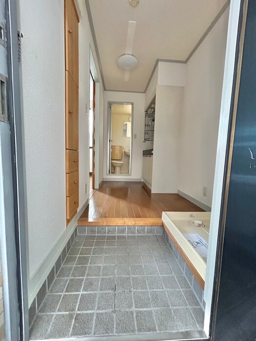 物件内観写真13　(玄関)