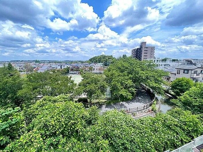 物件内観写真12　(室内からの展望)