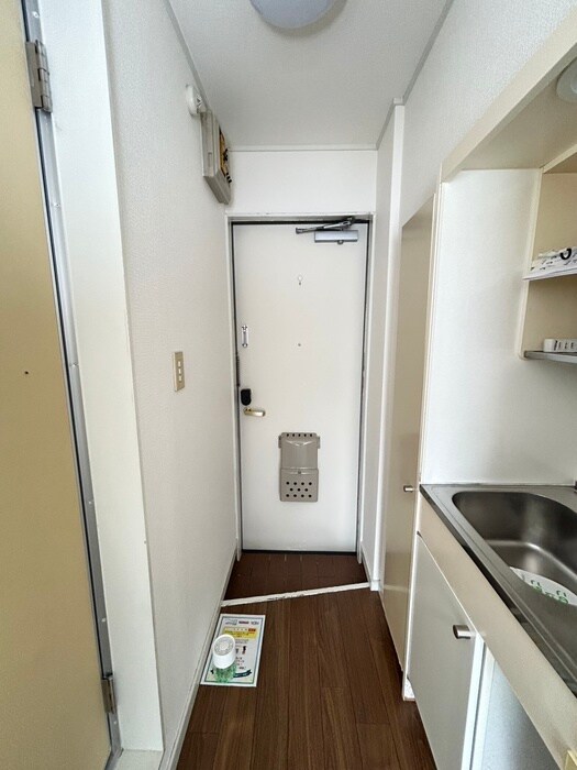 物件内観写真16　(玄関)