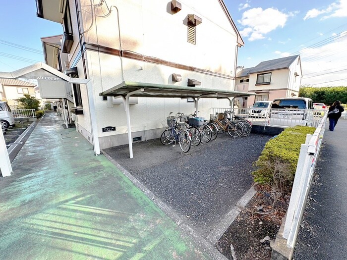 物件外観写真5　(駐輪場)