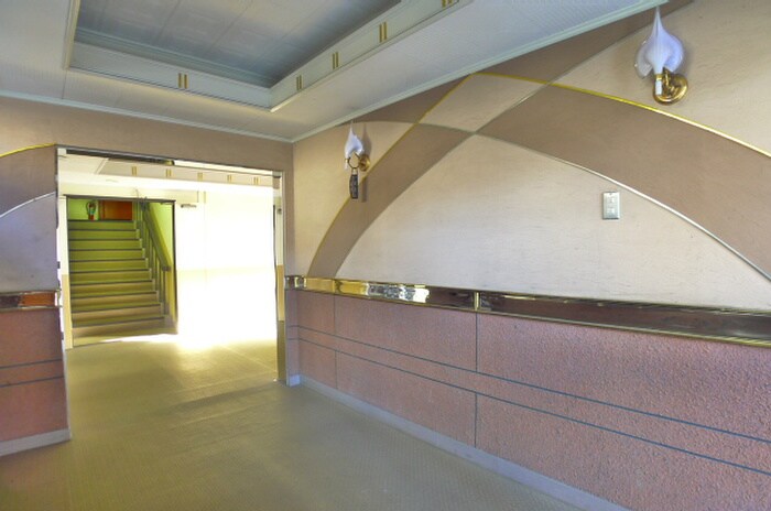 物件外観写真4　(エントランス部分)