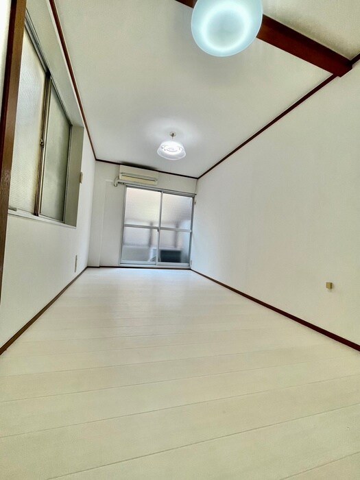 物件内観写真10　(居室)