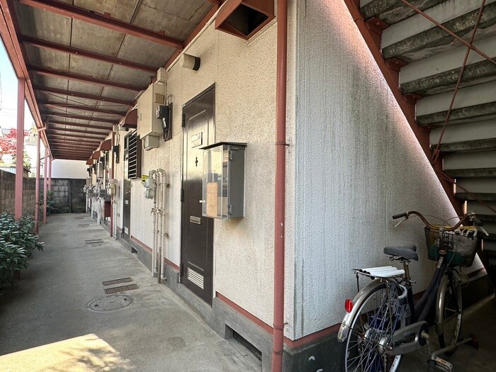 物件外観写真5　(エントランス部分)