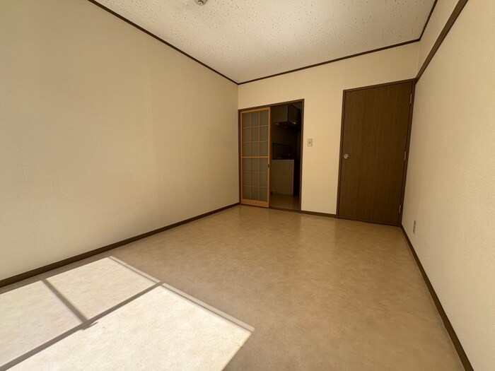 物件内観写真10　(居室)