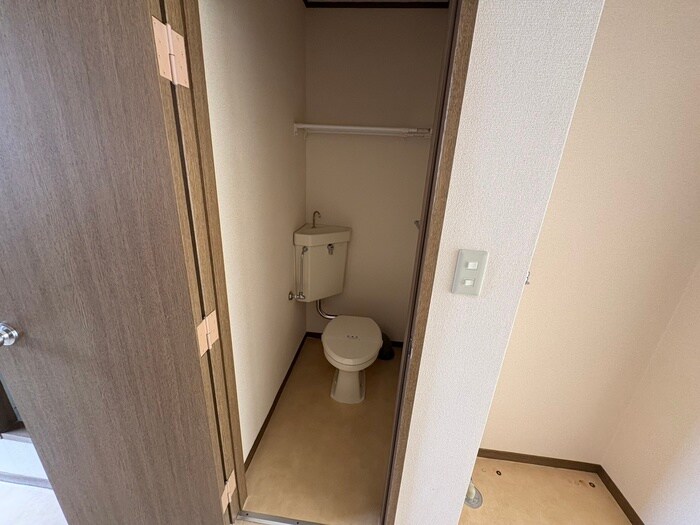物件内観写真14　(トイレ)