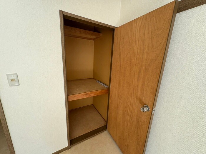 物件内観写真15　(収納)
