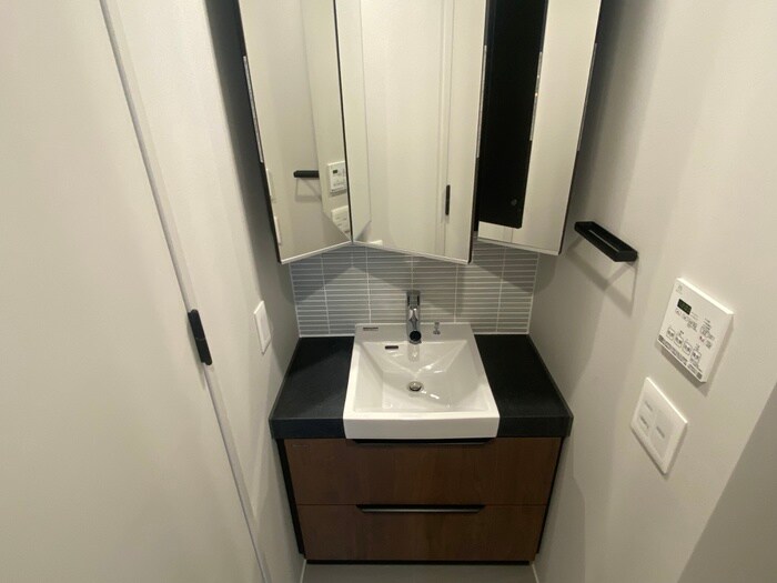 物件内観写真9　(洗面)