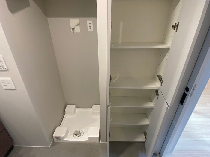 物件内観写真11　(洗濯機置場)