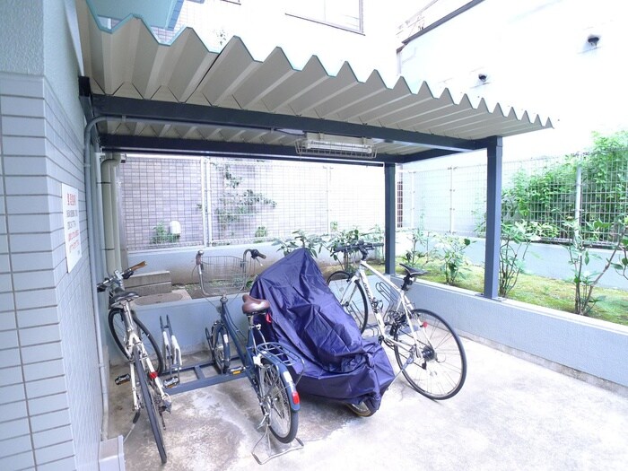 物件外観写真6　(駐輪場)