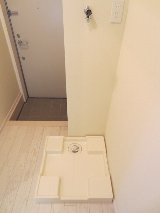 物件内観写真13　(洗濯機置場)