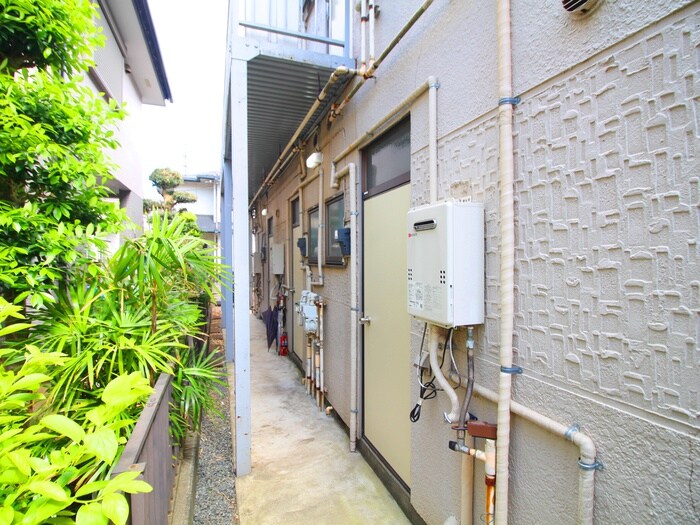 物件外観写真4　(エントランス部分)