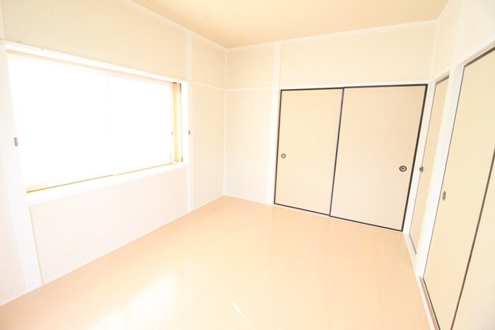 物件内観写真4　(居室)