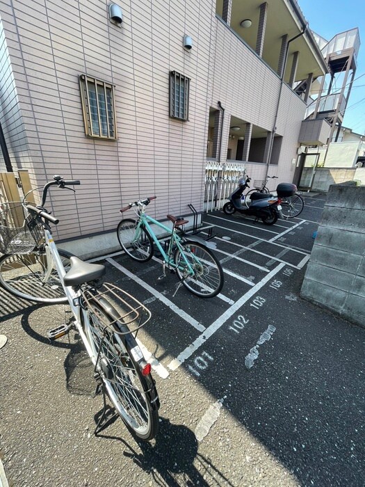 物件外観写真5　(駐輪場)