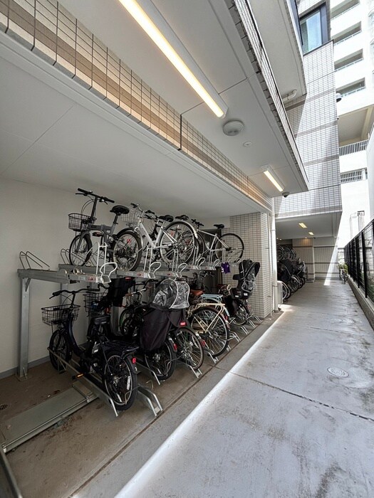 物件外観写真6　(駐輪場)