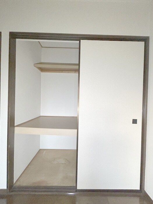 物件内観写真11　(収納)