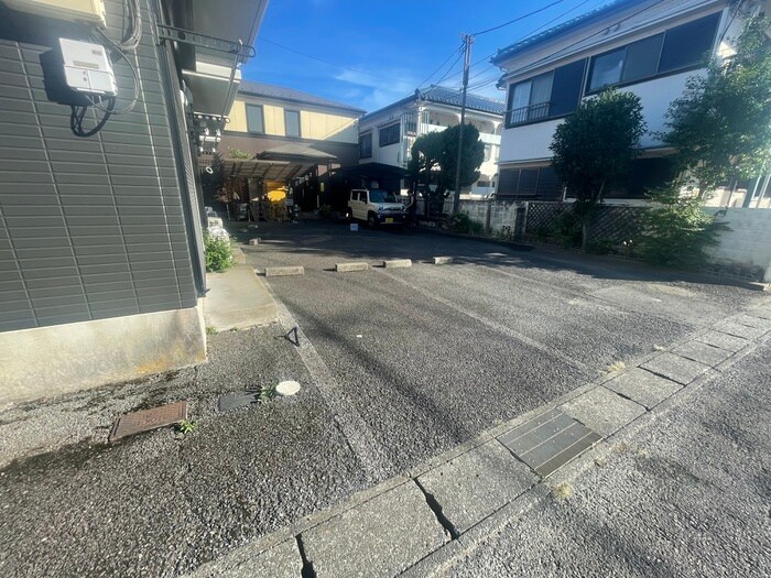 物件外観写真3　(駐車場)