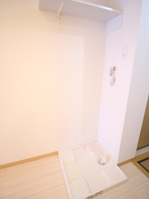 物件内観写真17　(洗濯機置場)