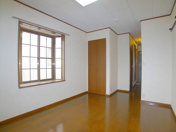 物件内観写真9　(室内からの展望)