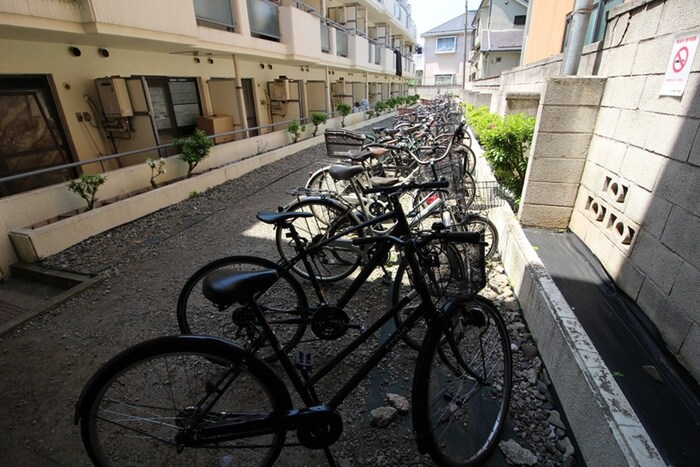 物件外観写真5　(駐輪場)