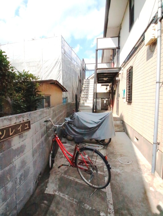 物件外観写真5　(エントランス部分)