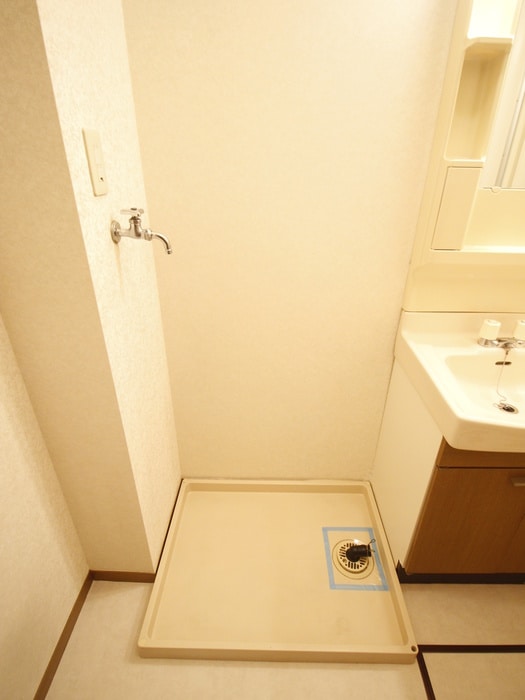 物件内観写真15　(洗濯機置場)