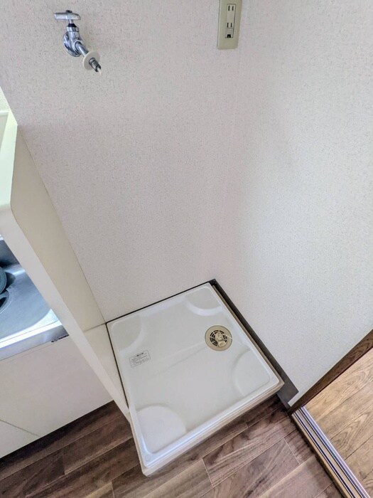 物件内観写真18　(洗濯機置場)