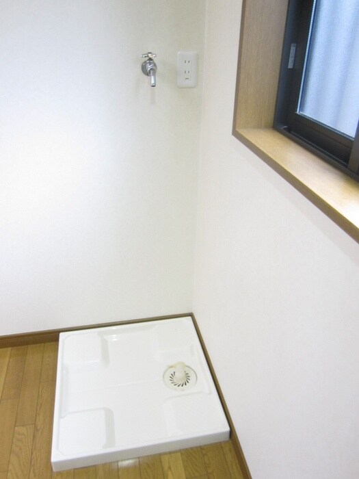 物件内観写真13　(洗濯機置場)